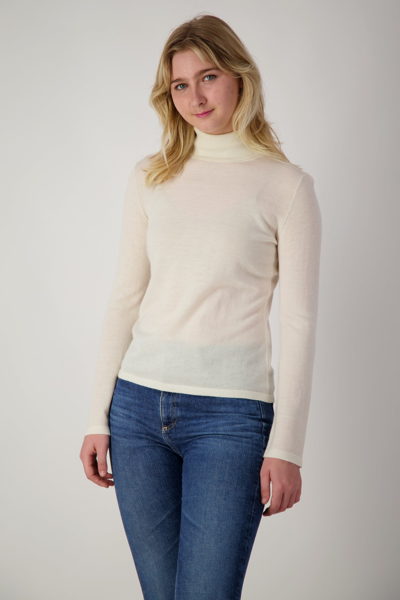 Baby Cashmere Turtleneck - Nuan Cashmere - classic - elegant - cashmere