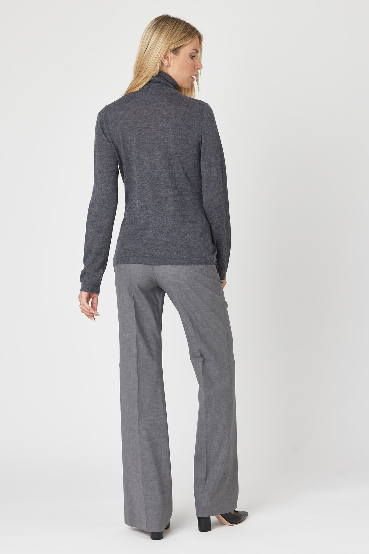 Baby Cashmere Turtleneck - Nuan Cashmere - classic - elegant - cashmere