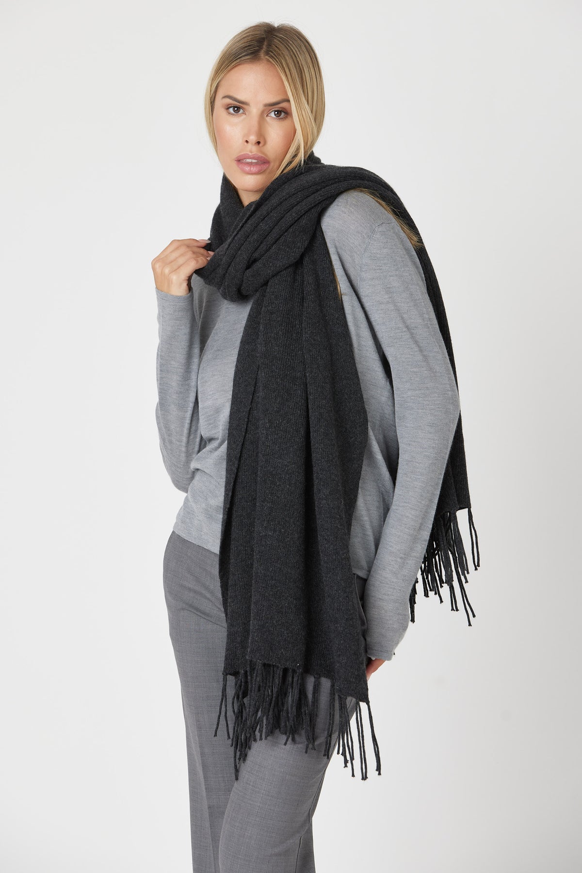 Hand Fringed Shawl - Nuan Cashmere - classic - elegant - cashmere