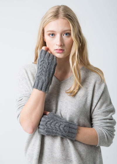 Cable knit wrist warmers - Nuan Cashmere - classic - elegant - cashmere