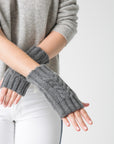 Cable knit wrist warmers - Nuan Cashmere - classic - elegant - cashmere